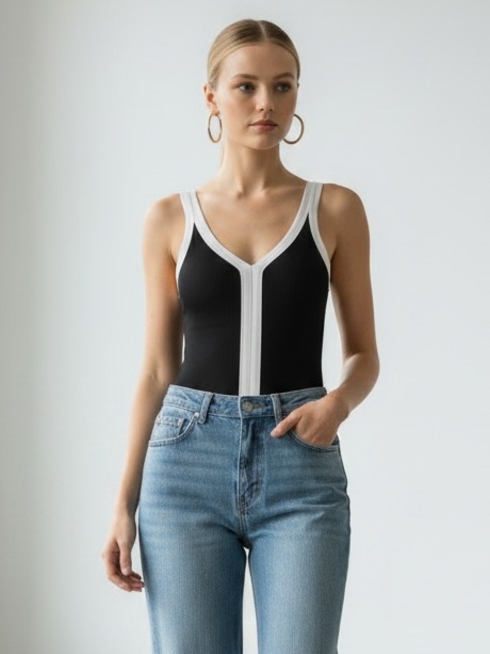1507 • Black/White Ribbed Center Divide Bodysuit